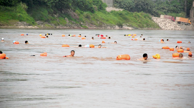 浪姿跟屁虫lzizi.com