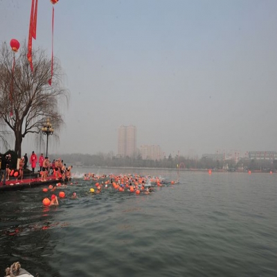 2012年中国武汉“巨浪杯”长江冬泳节--浪姿游泳装备协办
