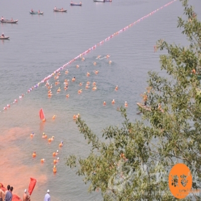 2011.05.19 中国花亭湖首届公开水域游泳邀请赛--指定游泳安全浮漂