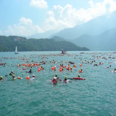 2009.09.12 台湾第28届日月潭国际万人泳渡嘉年华会--指定游泳安全浮漂(跟屁虫牌)